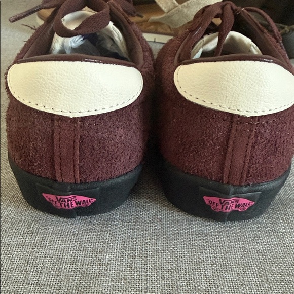 Vans sport, low Women's Maroon and Pink Sneakers NWT - Picture 9 of 12